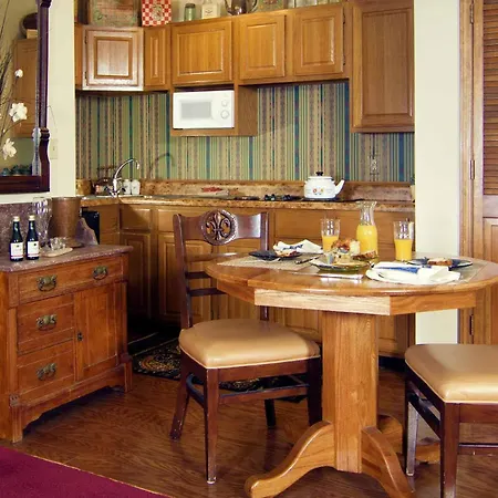 Benton Place Inn Eureka Springs Room photo