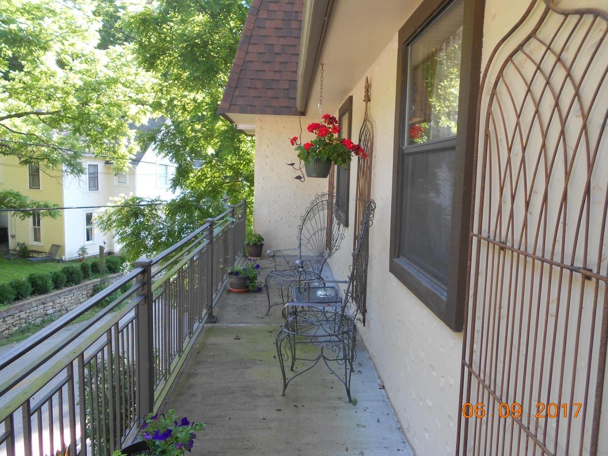 Benton Place *